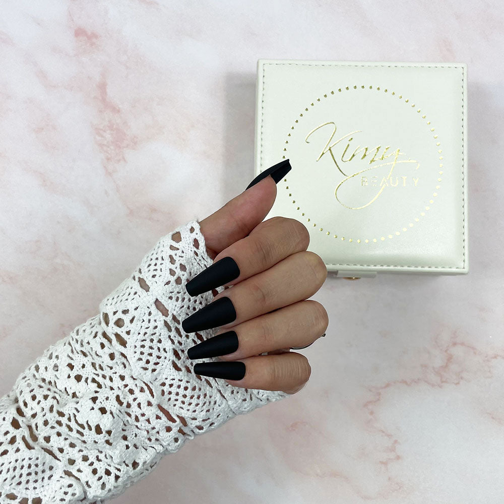 Queen of Night | Faux Ongles Coffin Matte