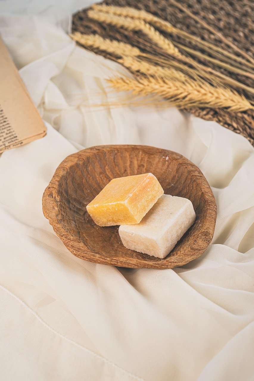 our-services-02 soap, soap cube, wellness, spa, relaxation, wash, odor, dried flowers, newspaper, lifestyle